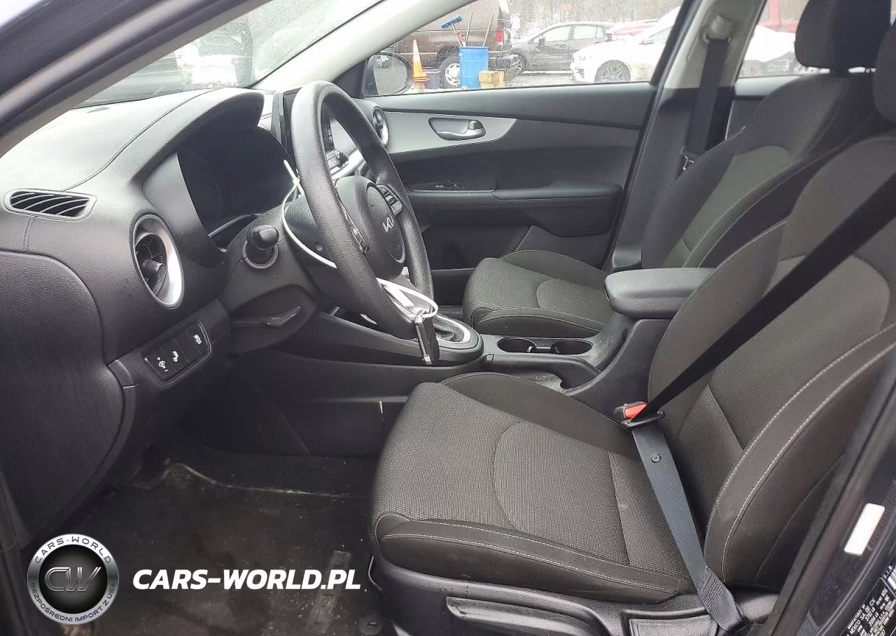 2023 Kia Forte Lxs VIN:3KPF24AD3PE571187 - 7