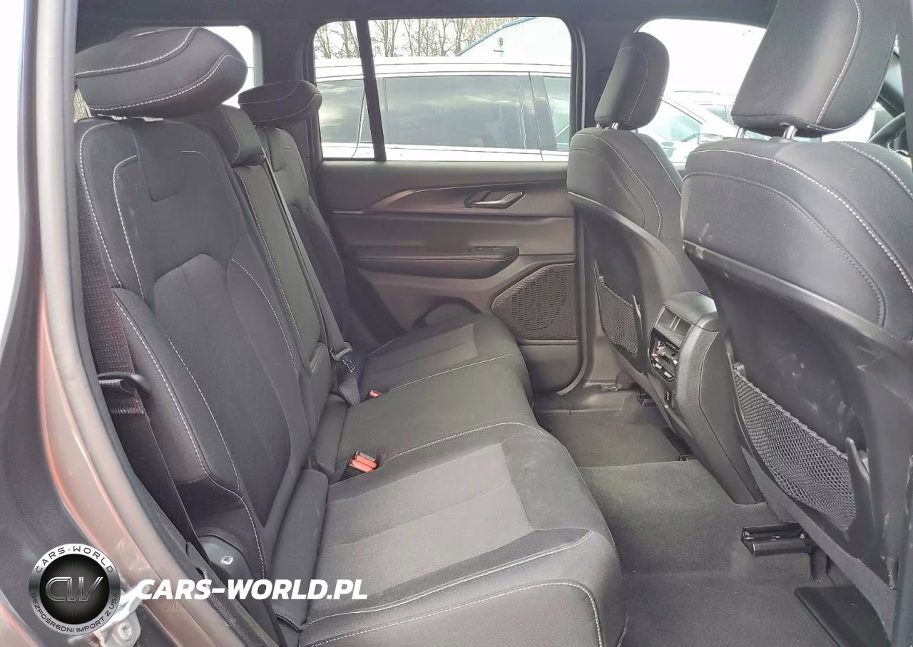 2025 Jeep Grand Cherokee Laredo VIN:1C4RJHAG4SC265844 - 10