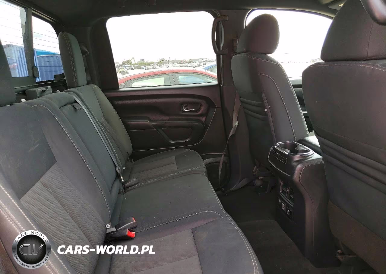 2019 Nissan Titan Platinum Reserve VIN:1N6AA1E67KN534619 - 10