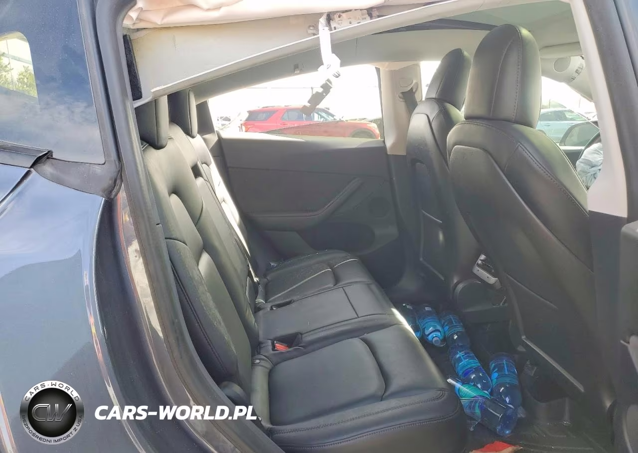 2020 Tesla Model Y VIN:5YJYGDEF0LF001481 - 10