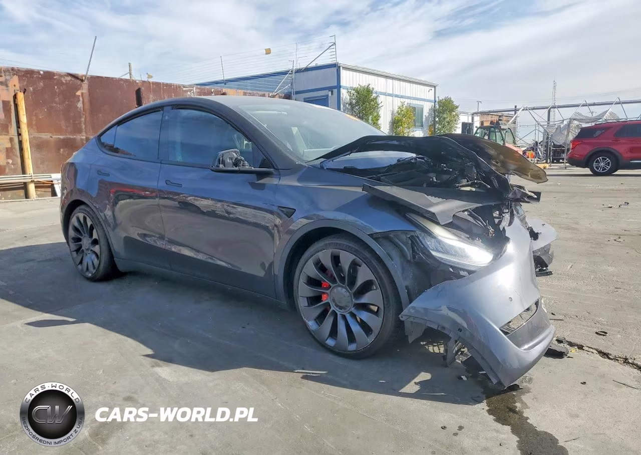 2020 Tesla Model Y VIN:5YJYGDEF0LF001481 - 4