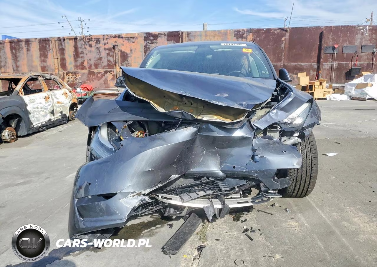 2020 Tesla Model Y VIN:5YJYGDEF0LF001481 - 5
