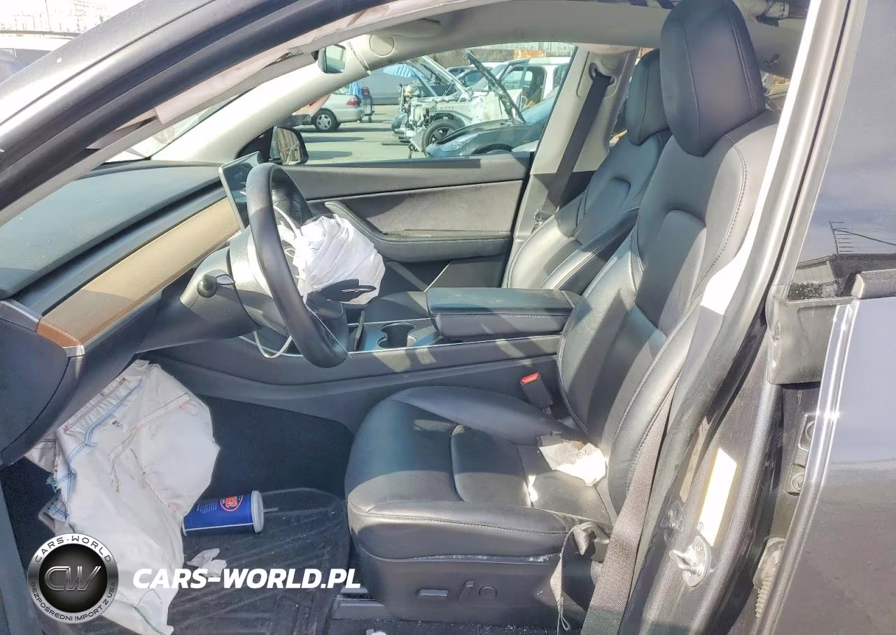 2020 Tesla Model Y VIN:5YJYGDEF0LF001481 - 7