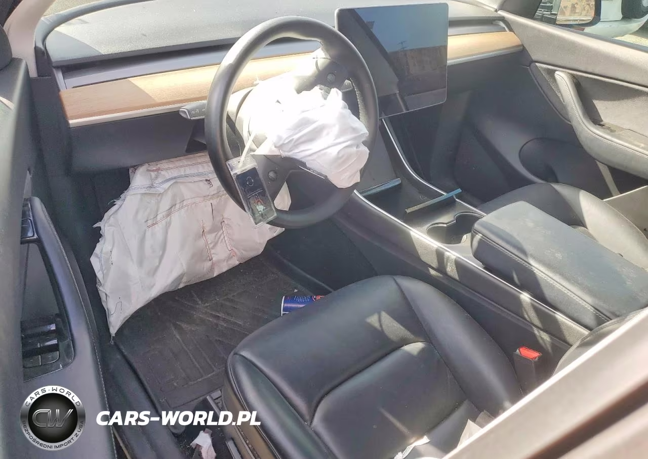2020 Tesla Model Y VIN:5YJYGDEF0LF001481 - 8