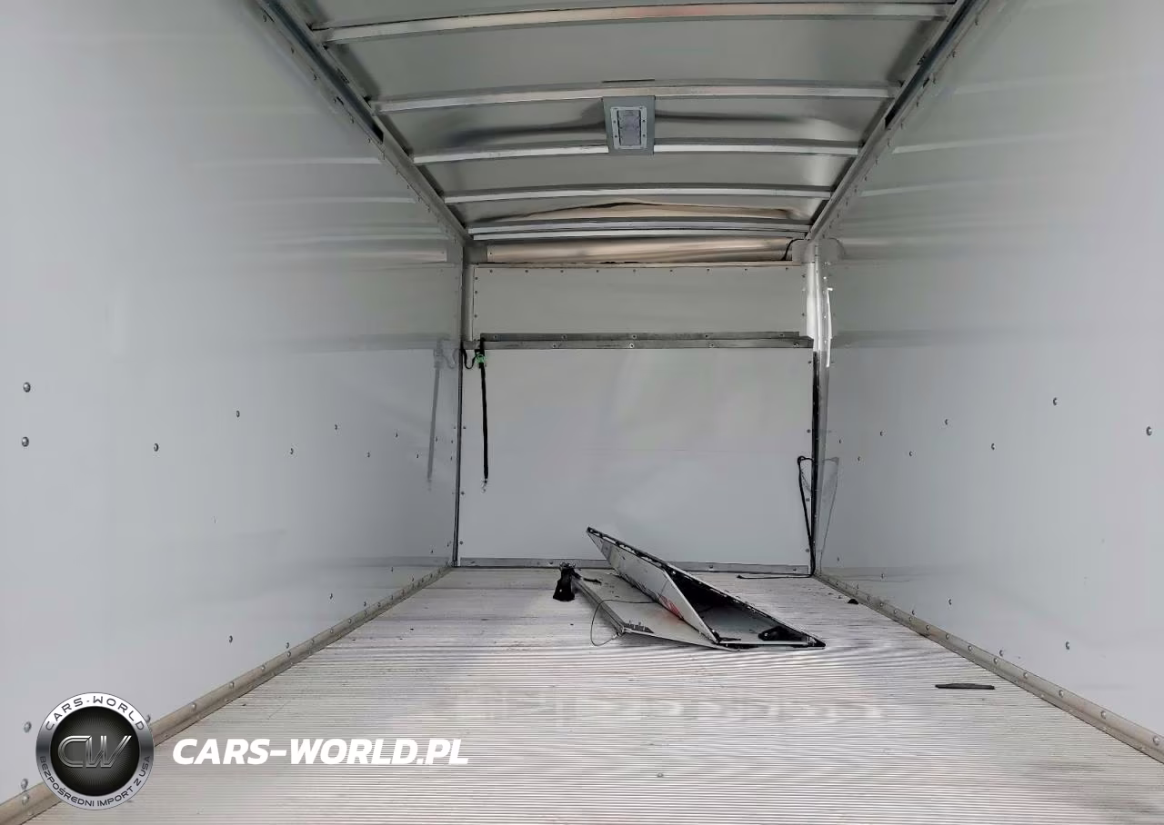 2025 GMC Savana Box Truck VIN:7GZ07SF77SN006978 - 10