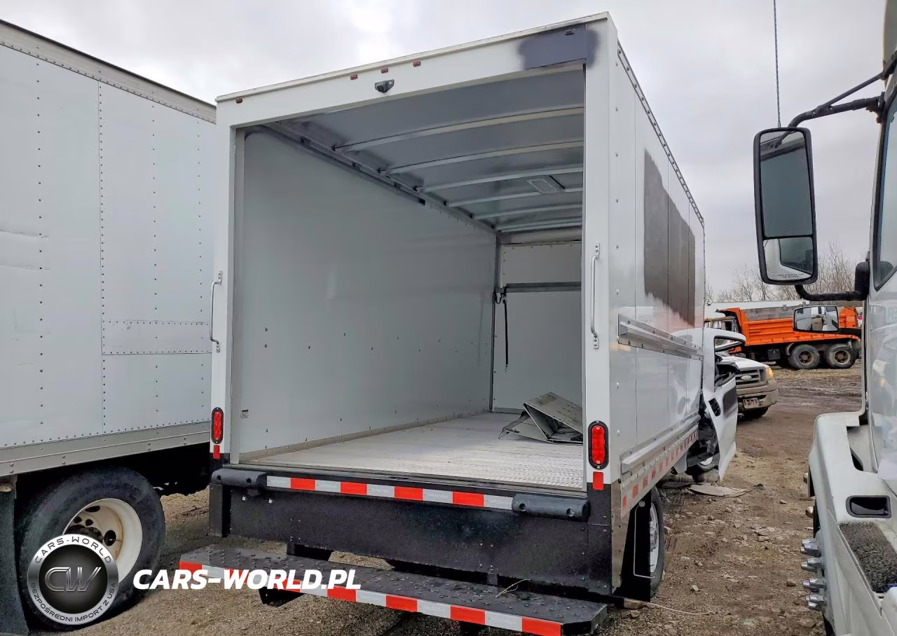 2025 GMC Savana Box Truck VIN:7GZ07SF77SN006978 - 3