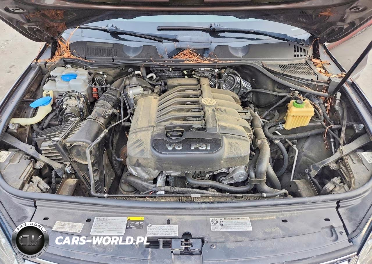 2015 Volkswagen Touareg V6 VIN:WVGEF9BP2FD006642 - 11