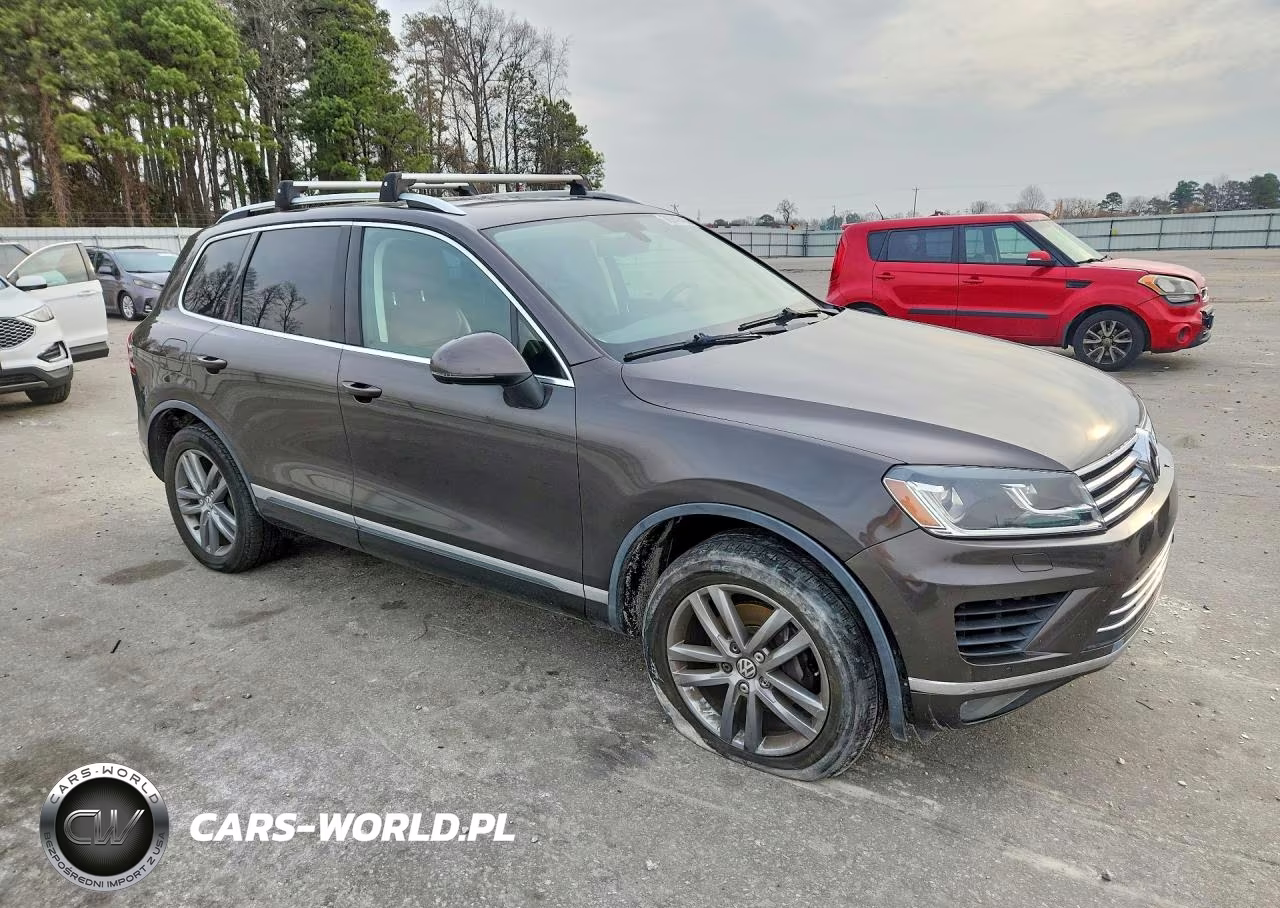 2015 Volkswagen Touareg V6 VIN:WVGEF9BP2FD006642 - 4