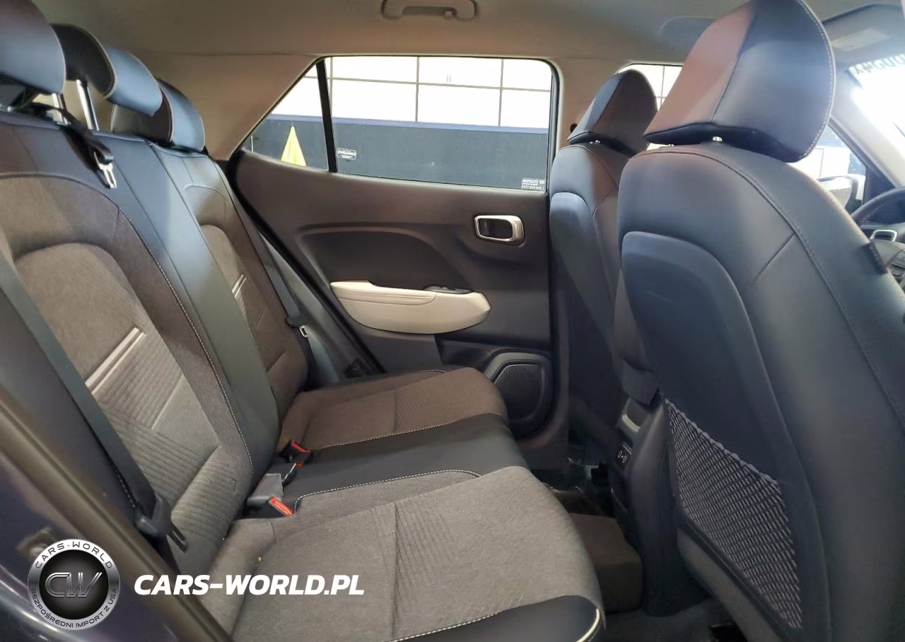 2024 Hyundai Venue Sel VIN:KMHRC8A38RU325616 - 10