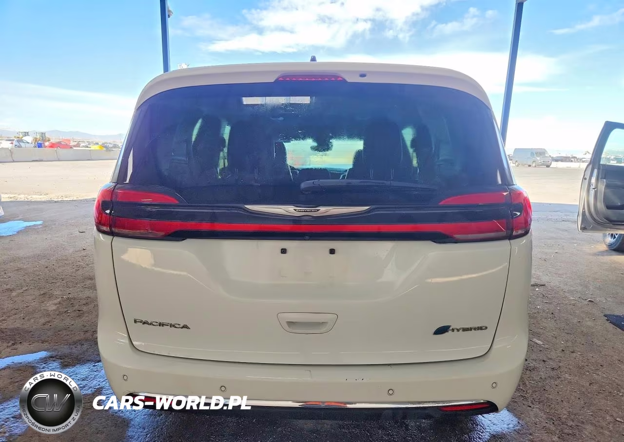 2023 Chrysler Pacifica Hybrid Touring L VIN:2C4RC1L74PR588532 - 6