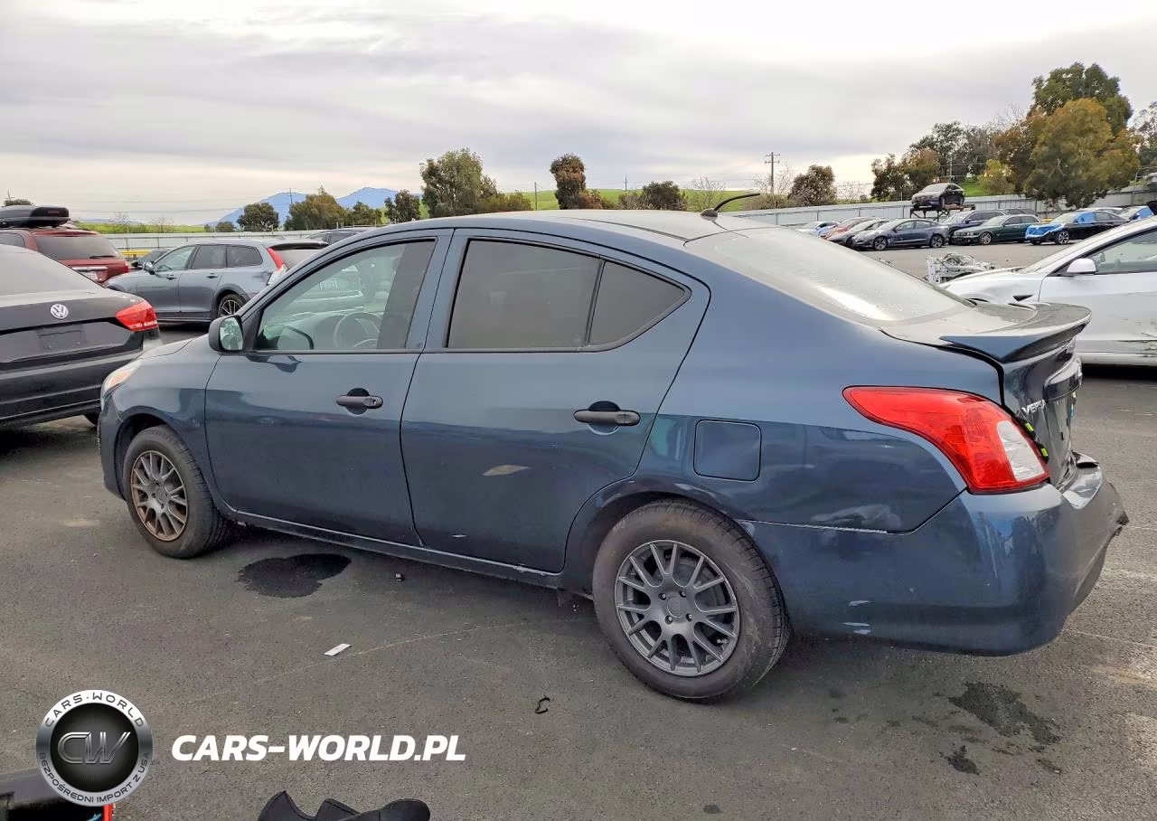 2015 Nissan Versa S VIN:3N1CN7AP3FL833597 - 2