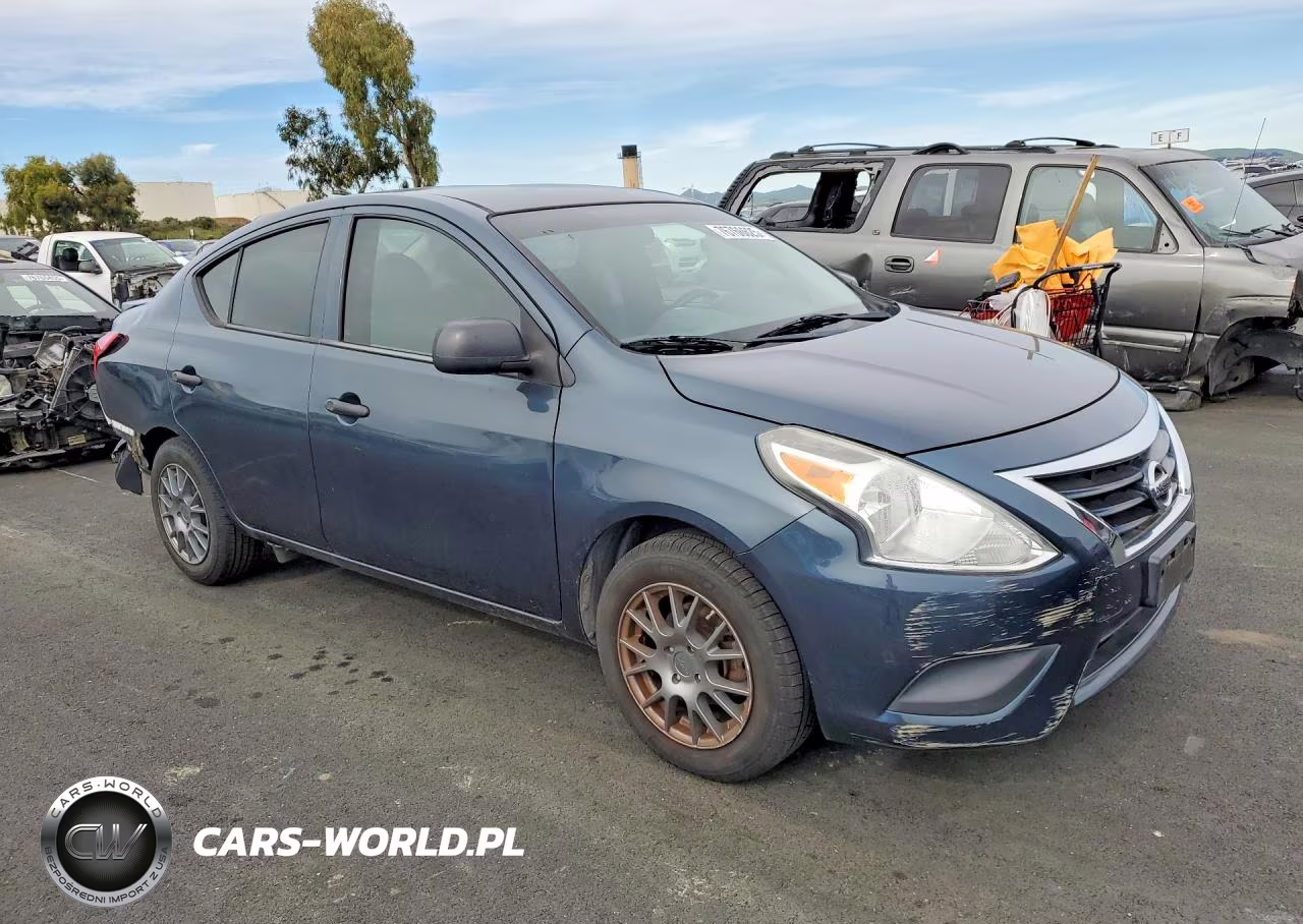 2015 Nissan Versa S VIN:3N1CN7AP3FL833597 - 4