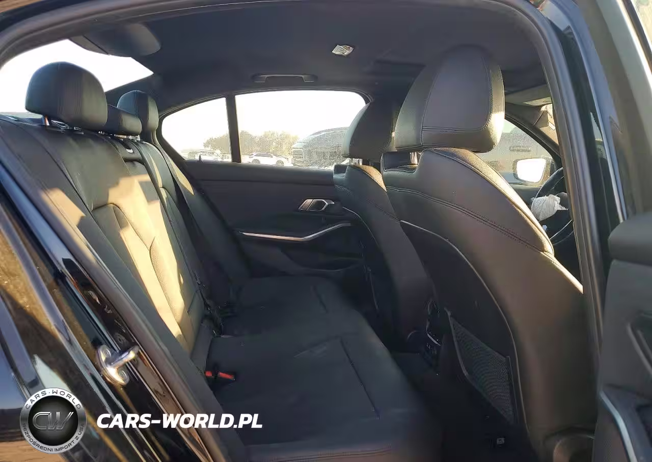 2019 BMW Motorrad 330I VIN:3MW5R1J57K8B02025 - 10