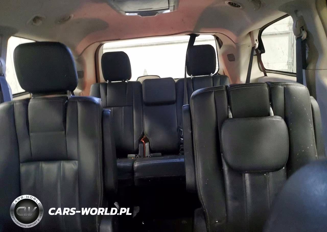2016 Chrysler Town & Country Touring VIN:2C4RC1BG9GR174194 - 10