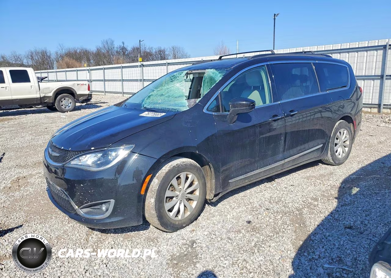 2017 Chrysler Pacifica Touring L VIN:2C4RC1BG5HR739008 - 1
