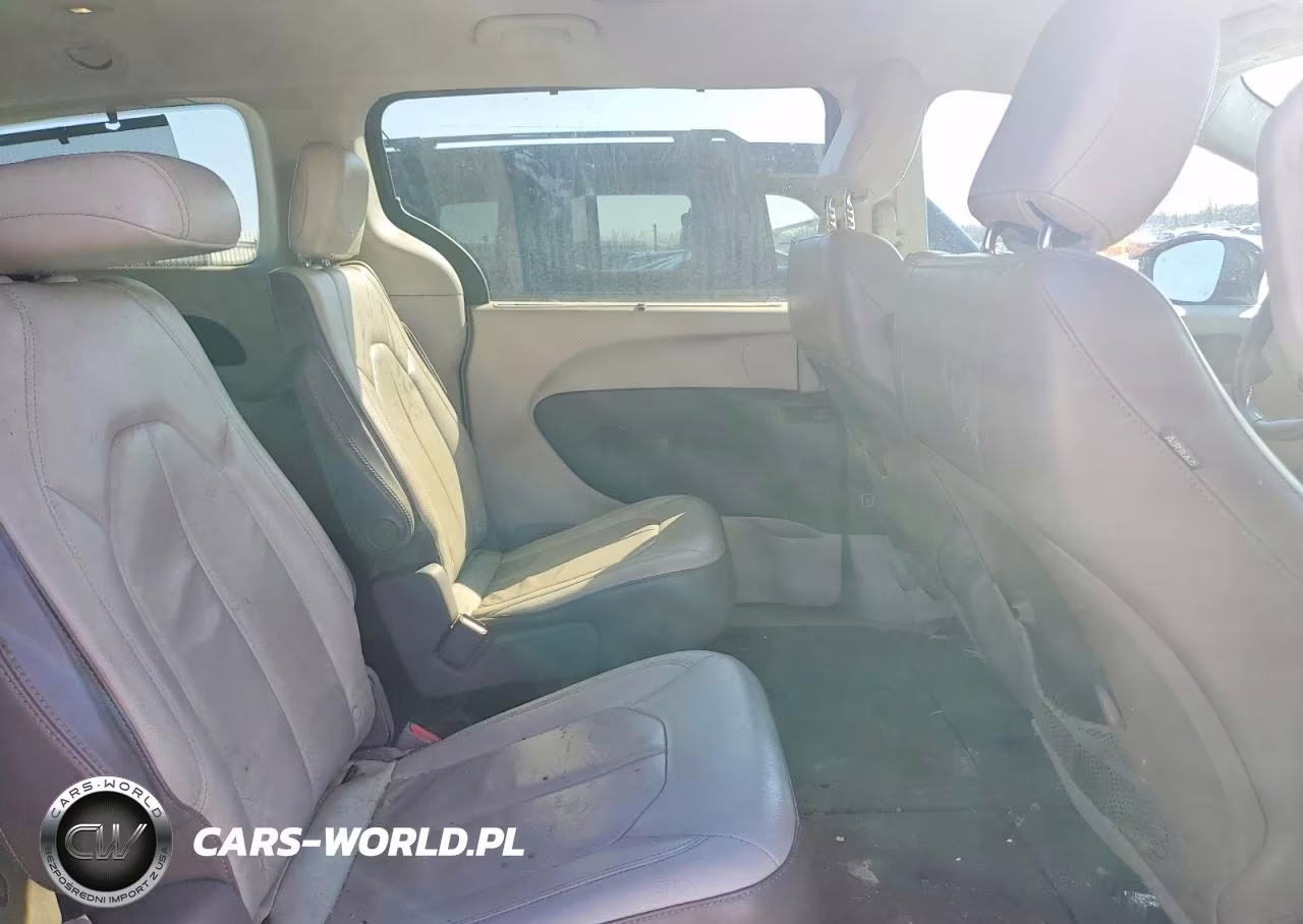 2017 Chrysler Pacifica Touring L VIN:2C4RC1BG5HR739008 - 11