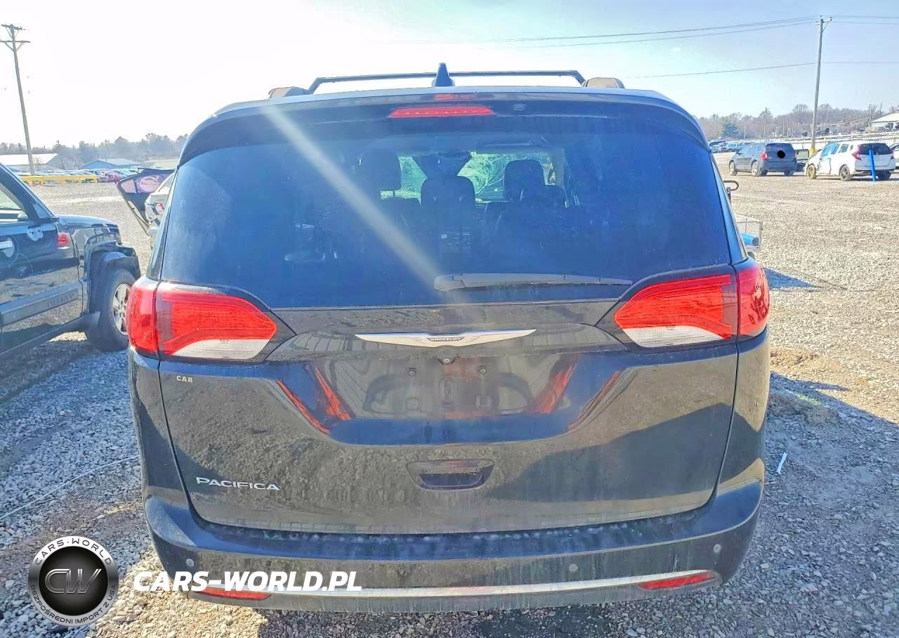 2017 Chrysler Pacifica Touring L VIN:2C4RC1BG5HR739008 - 6