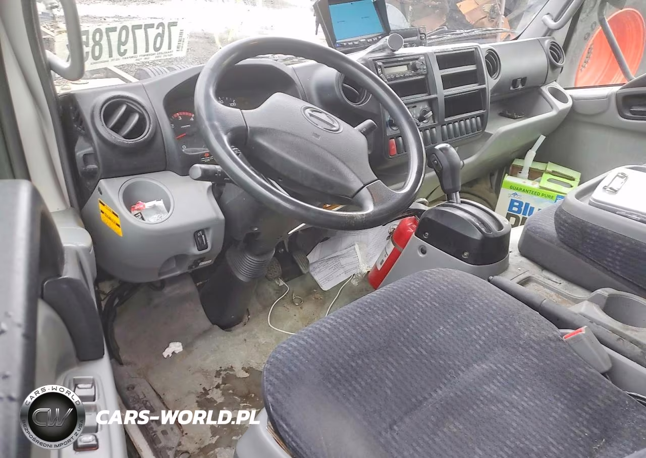 2019 Hino 195 Refrigerated Box Truck VIN:JHHRDM2H3KK006272 - 8