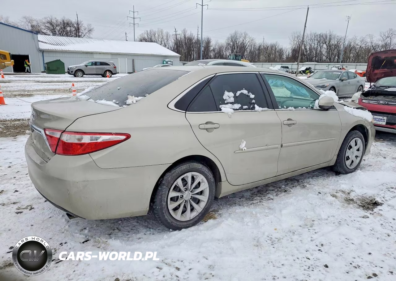 2015 Toyota Camry Le VIN:4T1BF1FK6FU875781 - 3
