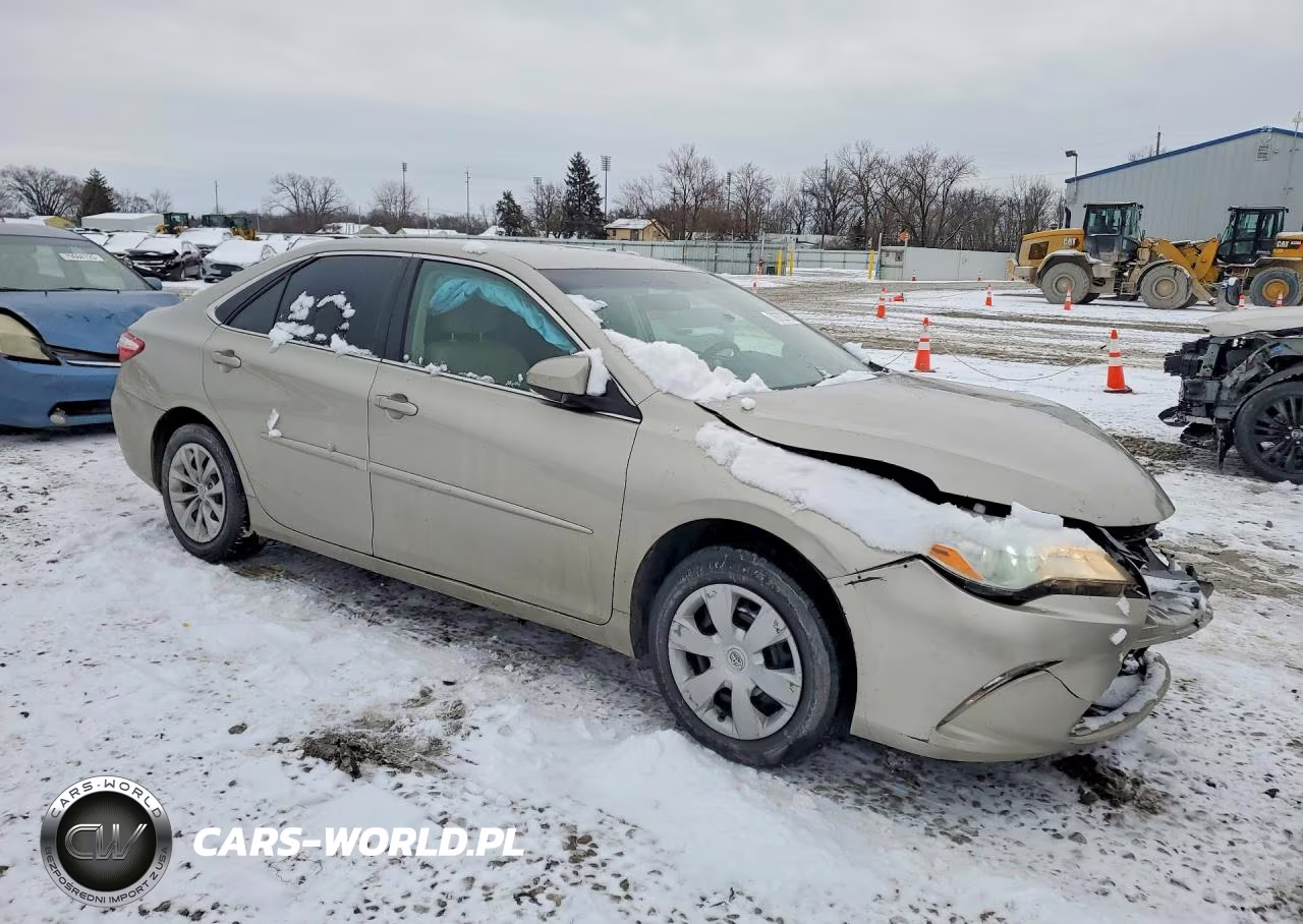 2015 Toyota Camry Le VIN:4T1BF1FK6FU875781 - 4