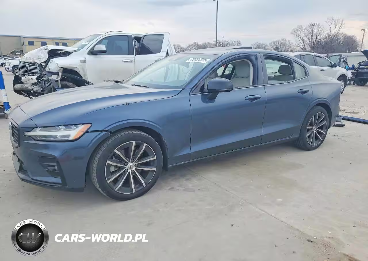 2021 Volvo S60 T5 R-Design