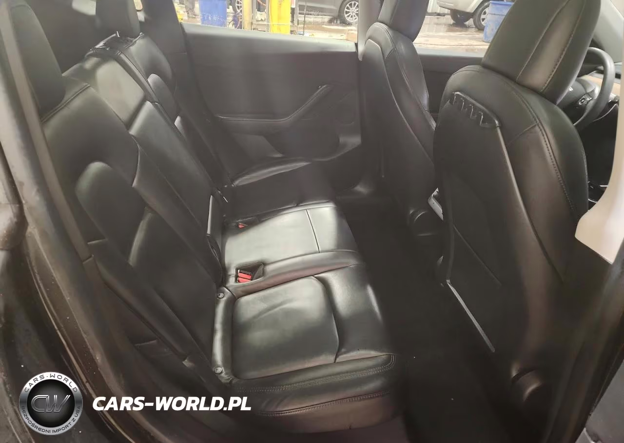 2021 Tesla Model Y VIN:5YJYGDEE0MF076562 - 11