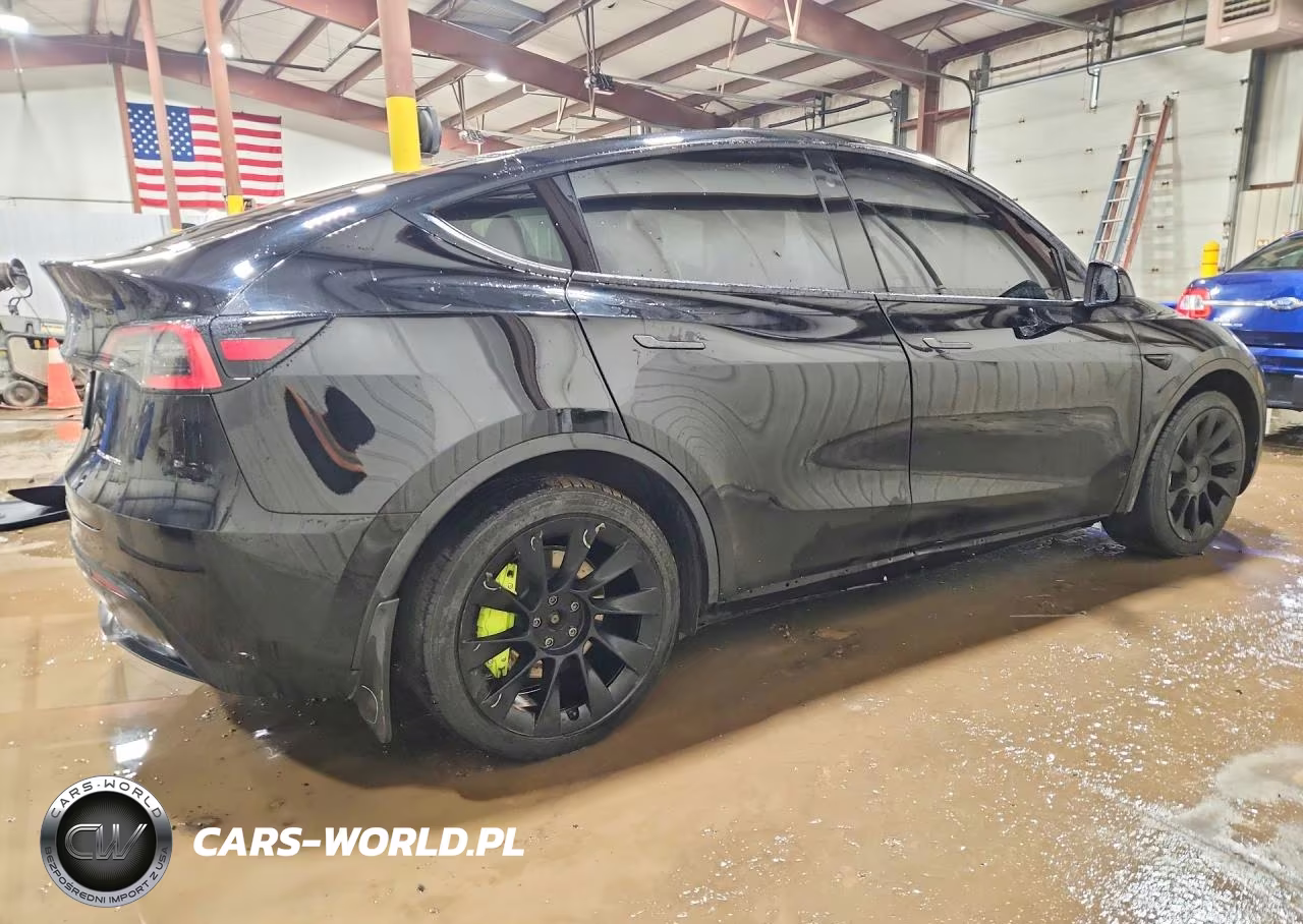 2021 Tesla Model Y VIN:5YJYGDEE0MF076562 - 3