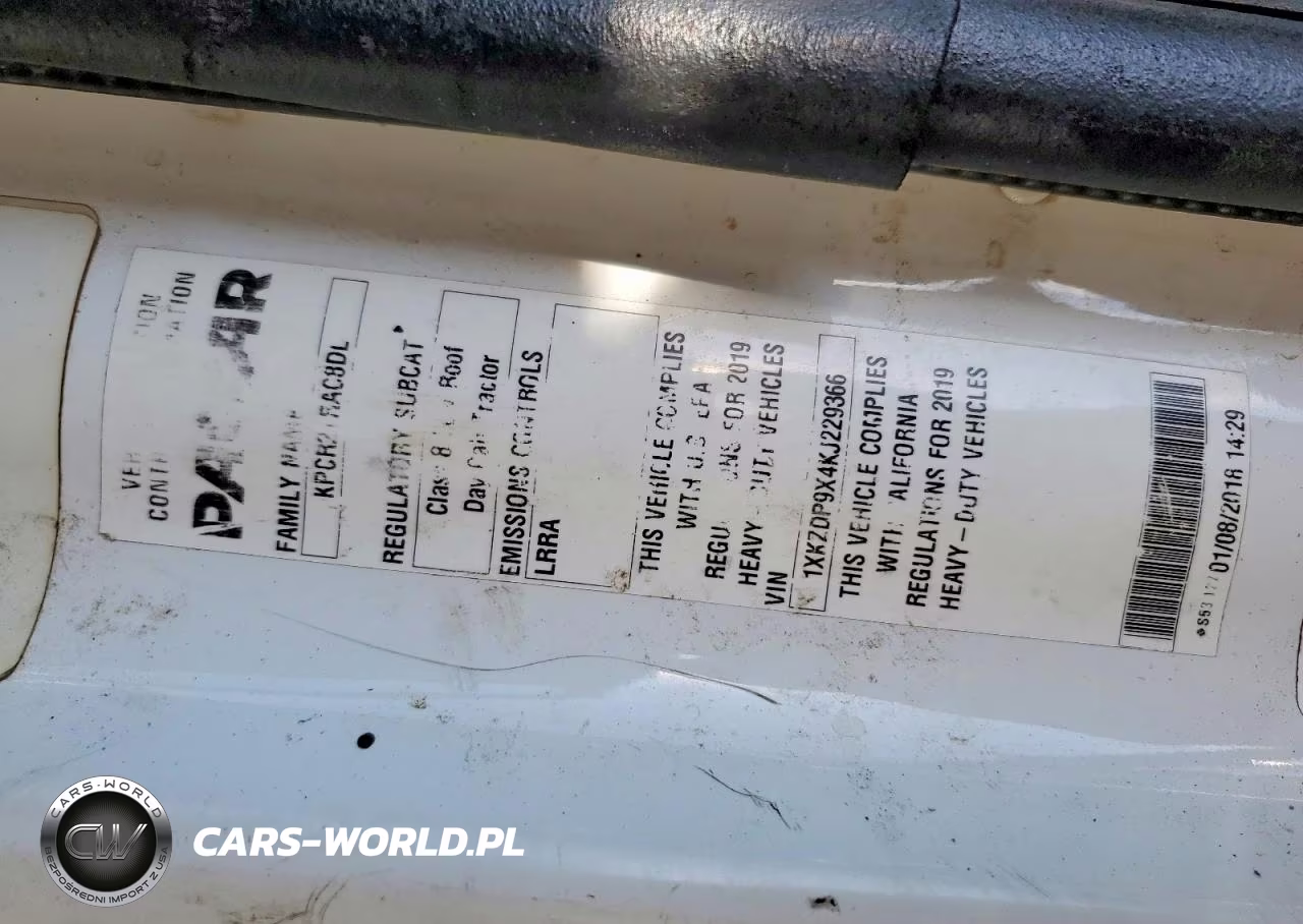2019 Kenworth T880 Semi Truck VIN:1XKZDP9X4KJ229366 - 10