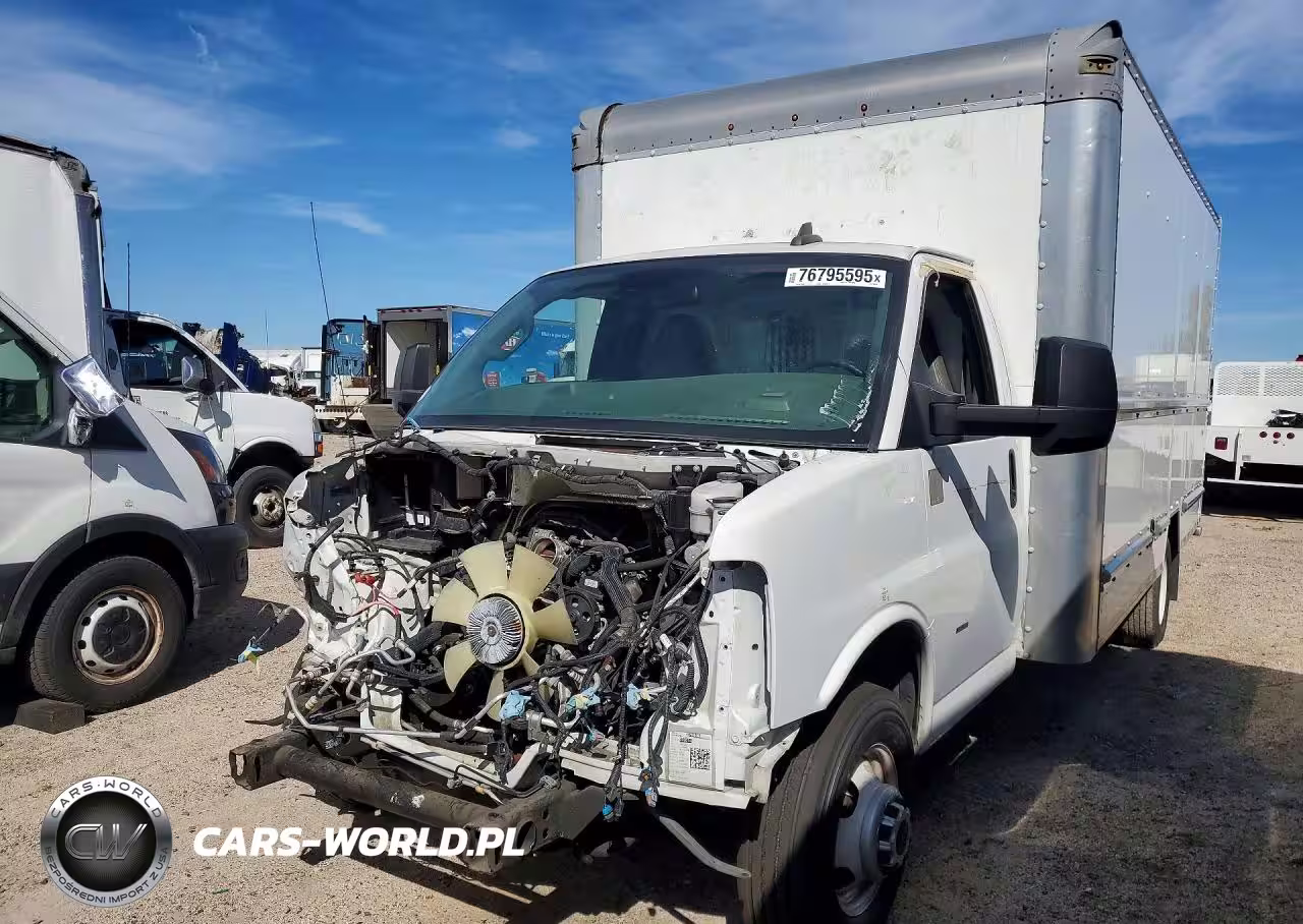 2021 GMC Savana Box Truck