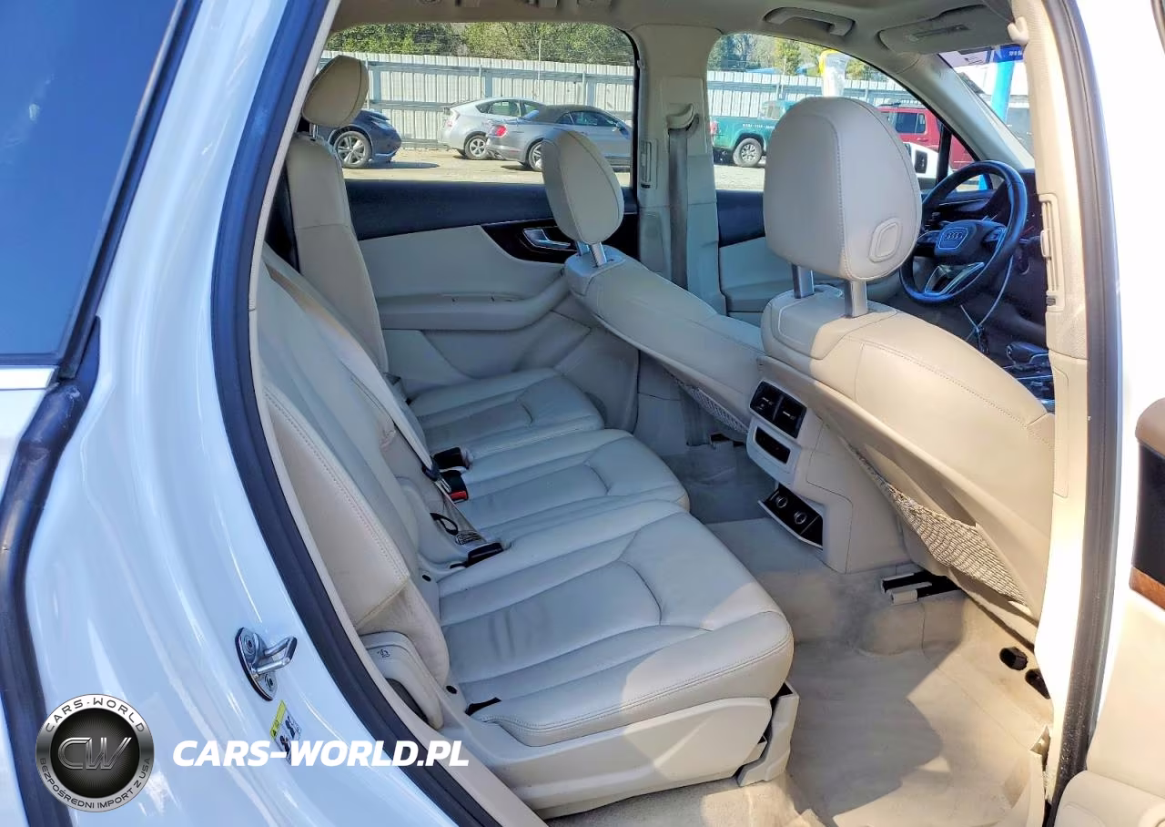 2017 Audi Q7 Premium Plus VIN:WA1LAAF72HD014579 - 11