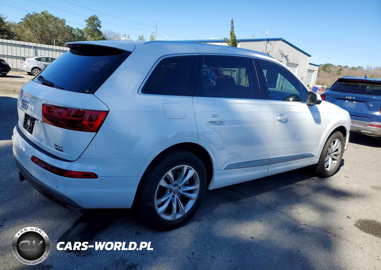 2017 Audi Q7 Premium Plus VIN:WA1LAAF72HD014579 - 3