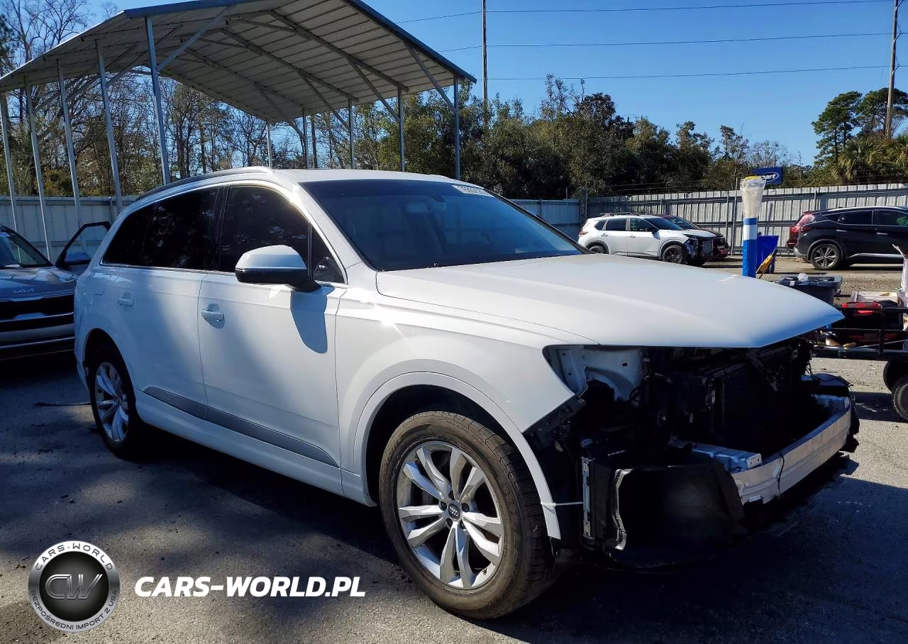2017 Audi Q7 Premium Plus VIN:WA1LAAF72HD014579 - 4