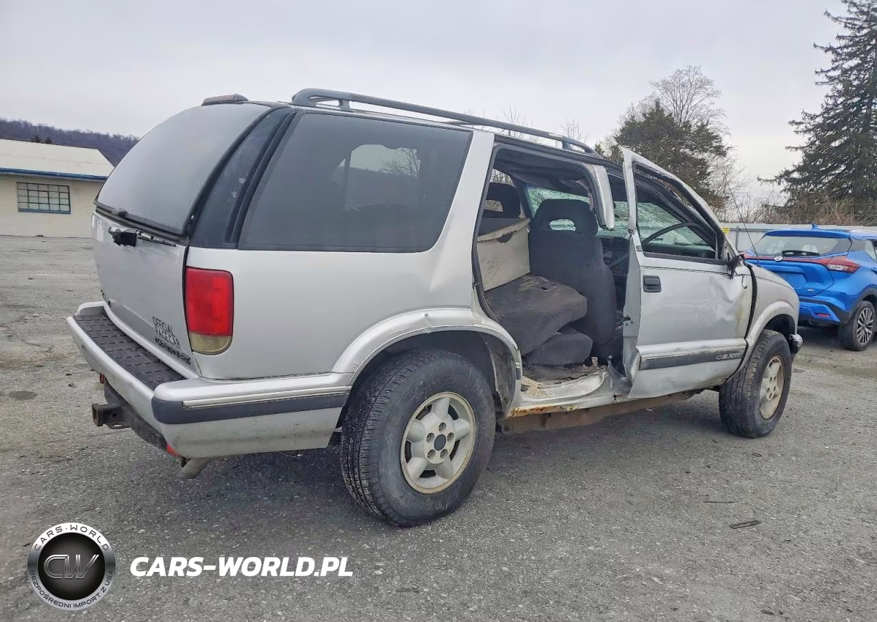 1997 Chevrolet Blazer VIN:1GNDT13W5V2225662 - 3
