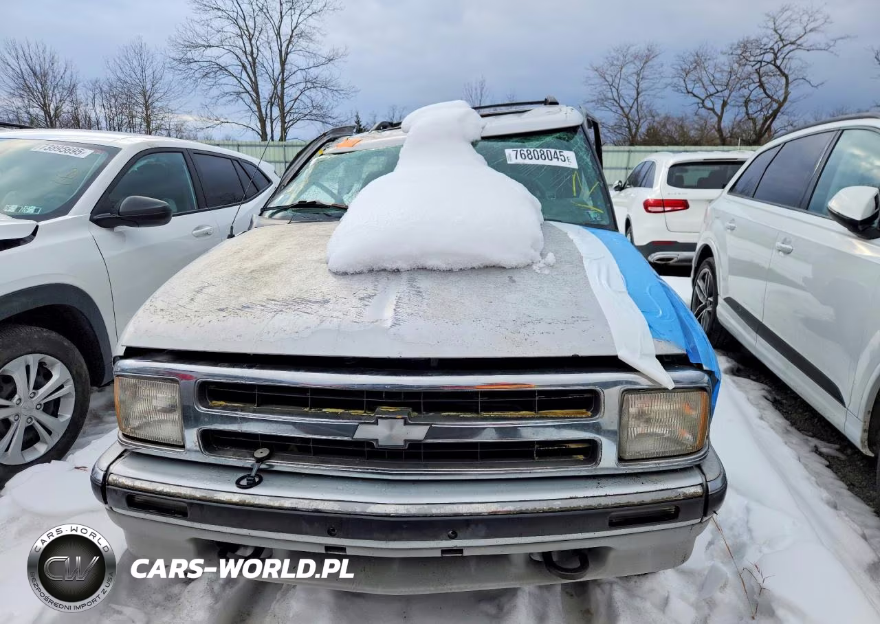1997 Chevrolet Blazer VIN:1GNDT13W5V2225662 - 5