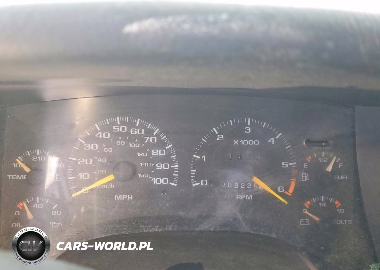 1997 Chevrolet Blazer VIN:1GNDT13W5V2225662 - 9