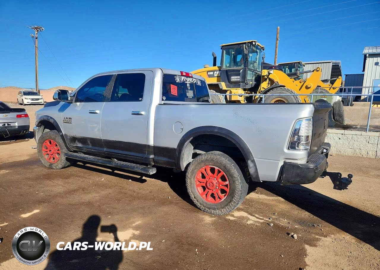 2017 Ram 2500 Laramie VIN:3C6UR5FL8HG755143 - 2