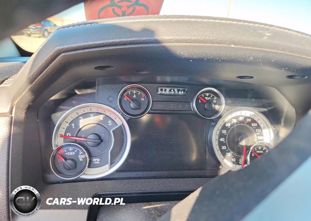 2017 Ram 2500 Laramie VIN:3C6UR5FL8HG755143 - 9