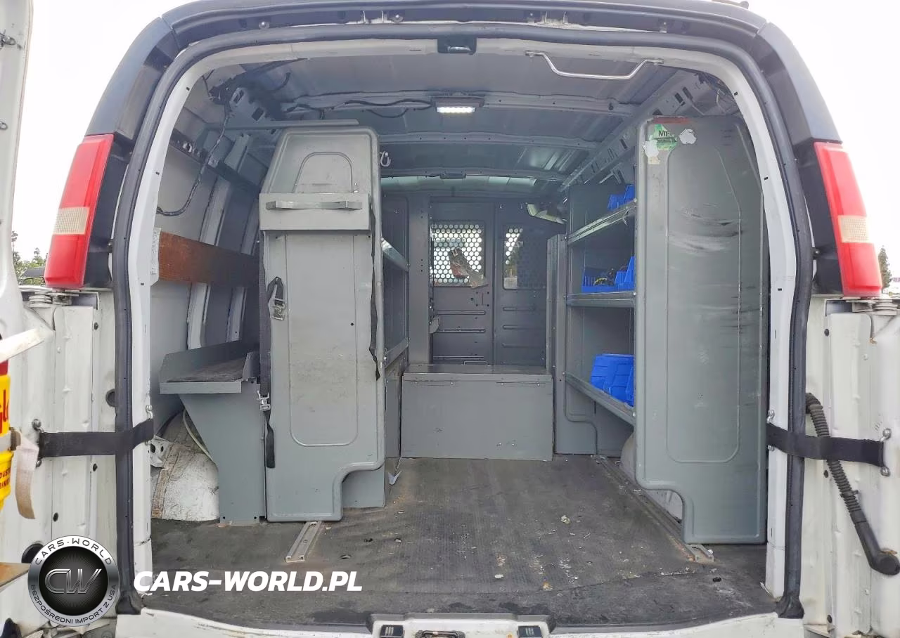 2014 Chevrolet Express 2500 Cargo Utility - Service Van VIN:1GCWGFCB4E1133108 - 10