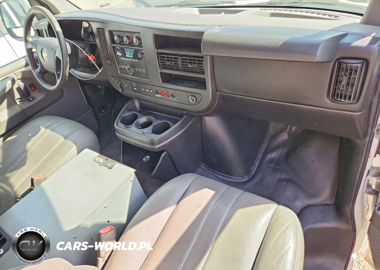 2014 Chevrolet Express 2500 Cargo Utility - Service Van VIN:1GCWGFCB4E1133108 - 8