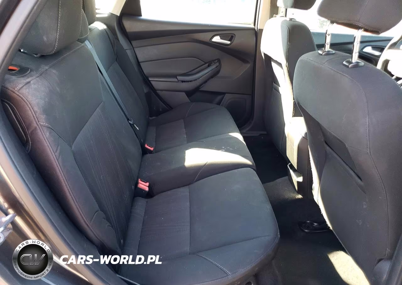 2015 Ford Focus Se VIN:1FADP3K22FL351468 - 10