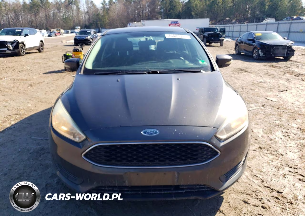 2015 Ford Focus Se VIN:1FADP3K22FL351468 - 5