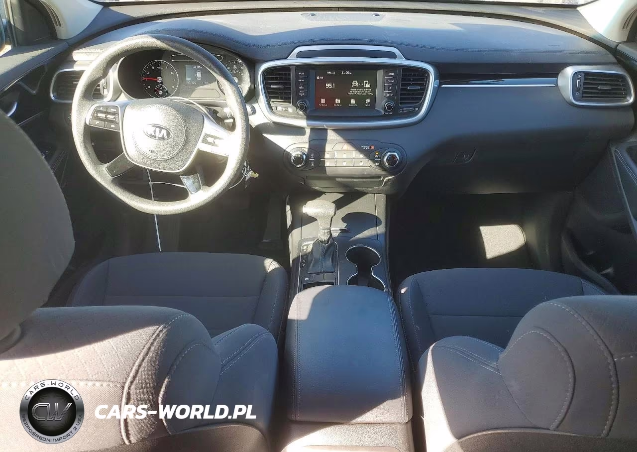2019 Kia Sorento L VIN:5XYPG4A32KG511653 - 8