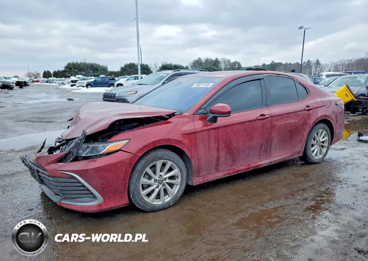 2021 Toyota Camry Le – zdjęcie 1 z 13