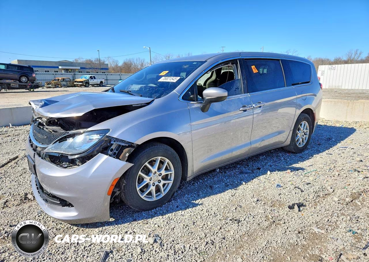 2018 Chrysler Pacifica Lx VIN:2C4RC1CG8JR130452 - 1