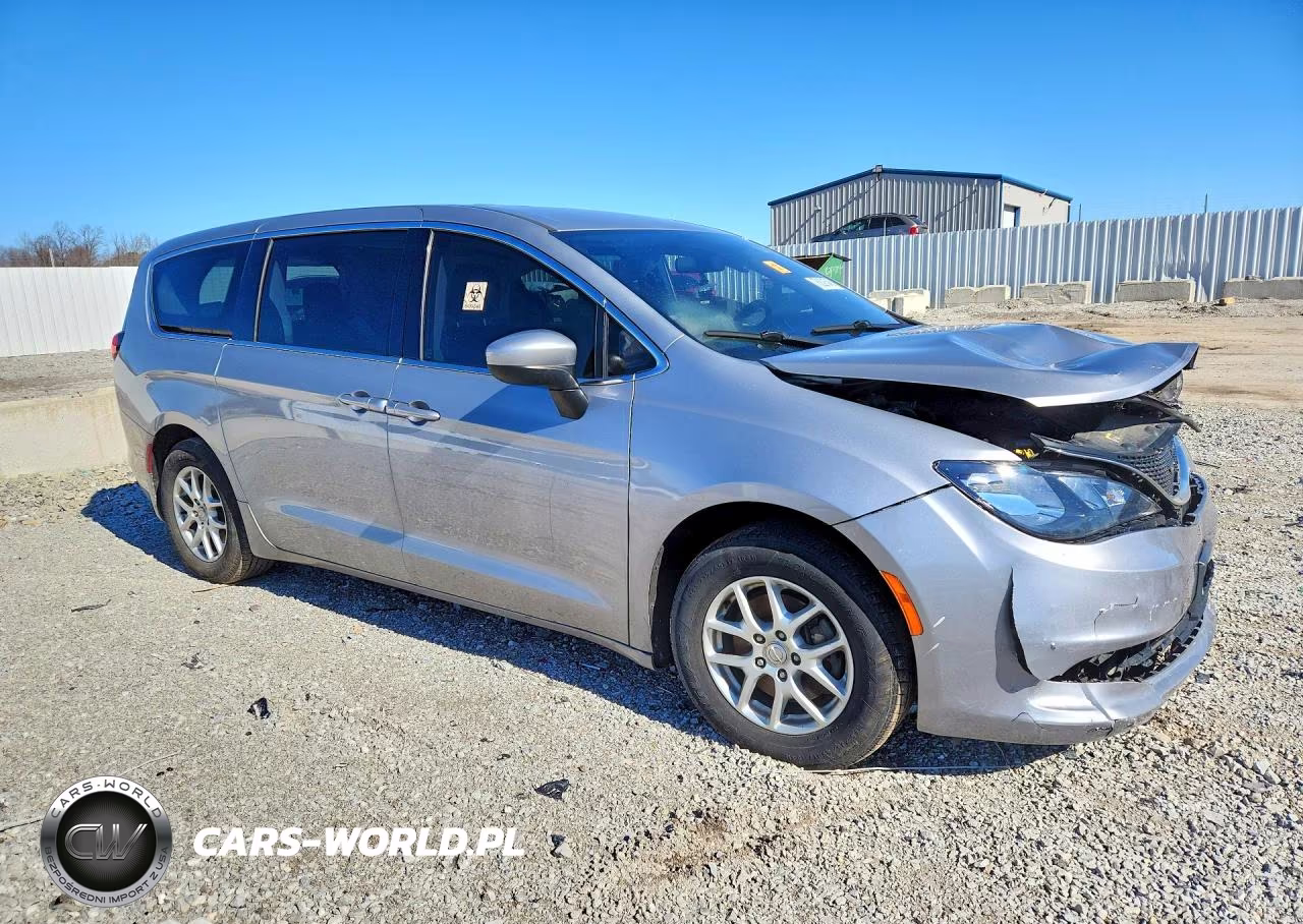 2018 Chrysler Pacifica Lx VIN:2C4RC1CG8JR130452 - 4