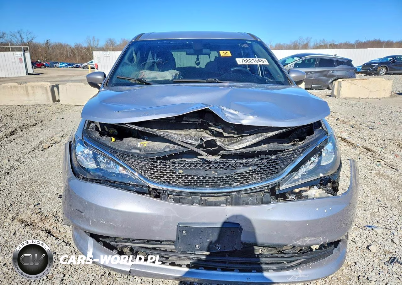 2018 Chrysler Pacifica Lx VIN:2C4RC1CG8JR130452 - 5