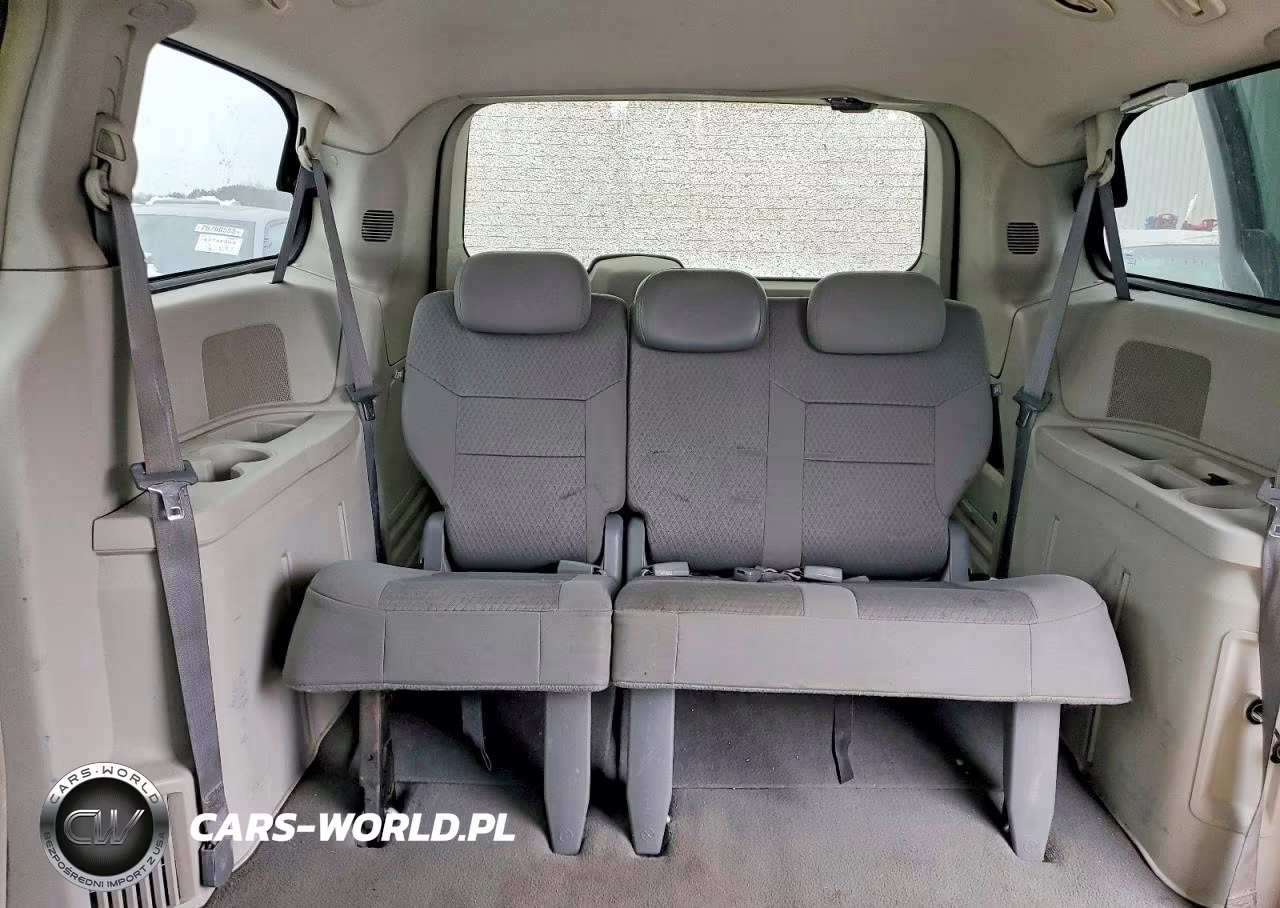 2008 Chrysler Town & Country Lx VIN:2A8HR44H48R771202 - 10
