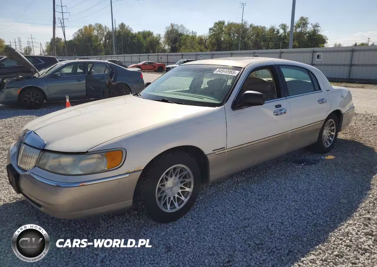 2000 Lincoln Town Car Signature