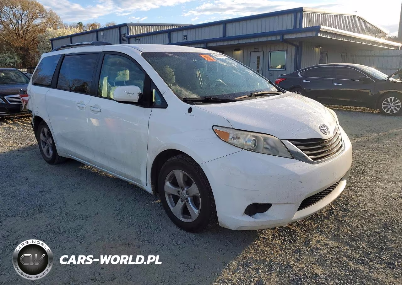 2013 Toyota Sienna Le VIN:5TDKK3DC6DS353676 - 4