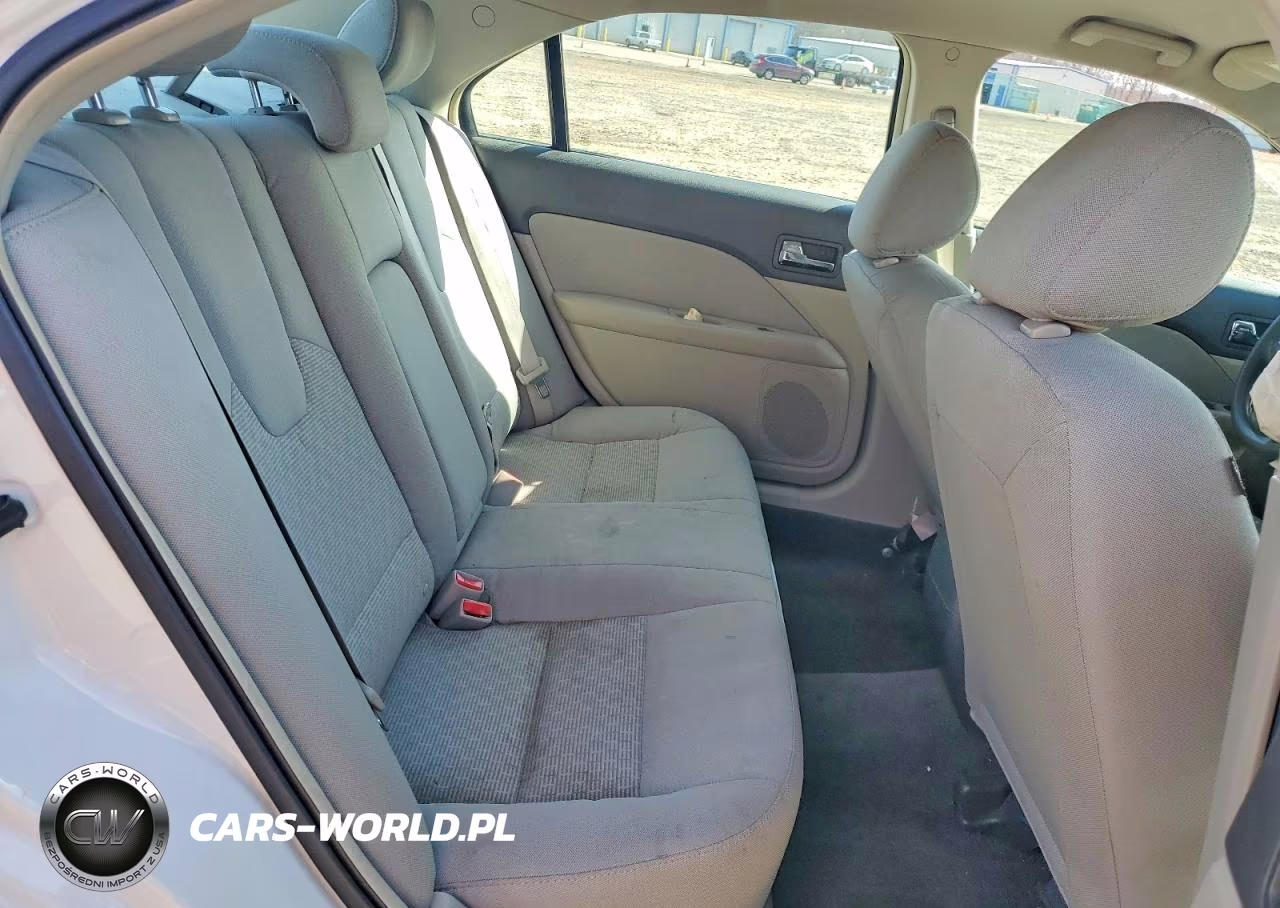 2011 Ford Fusion S VIN:3FAHP0GA3BR293365 - 10
